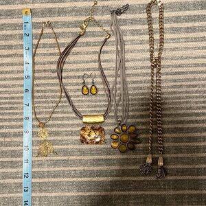 Lot of 4 Gorgeous Unique Estate Vintage Gold-Tone Necklaces + Pierced Earrings